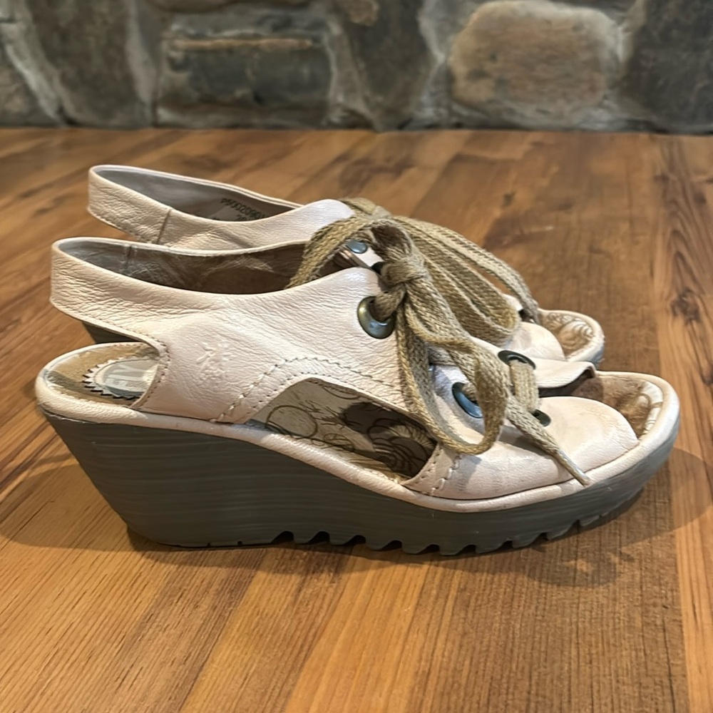 BOGO FLY LONDON Cream YLVA Wedge lace up Sandals EU 39